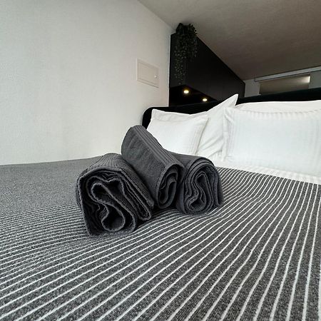 Appartement Au Rez-De-Chaussee En Vieille Ville De ポラントリュイ エクステリア 写真