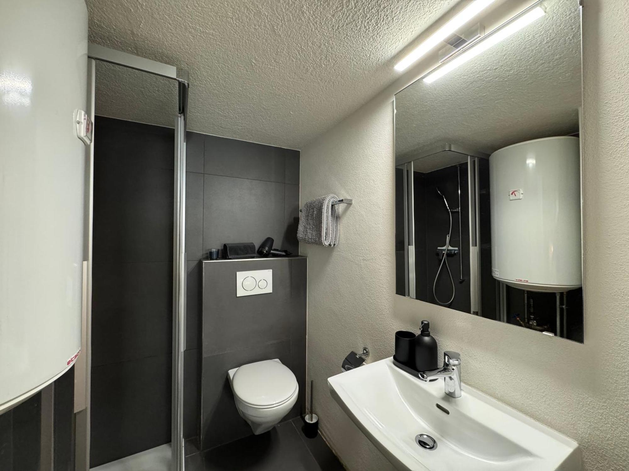 Appartement Au Rez-De-Chaussee En Vieille Ville De ポラントリュイ エクステリア 写真